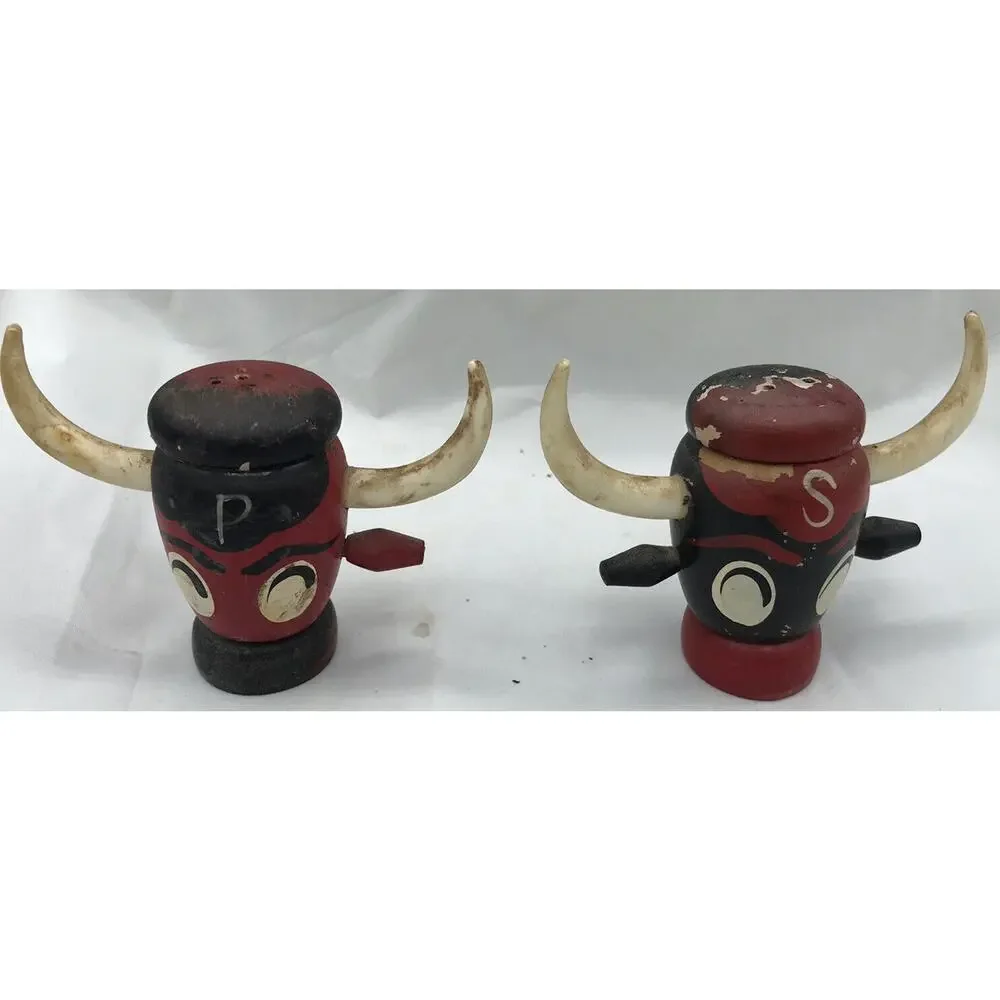 longhorn cow‎ salt /pepper shakers. 623BB
